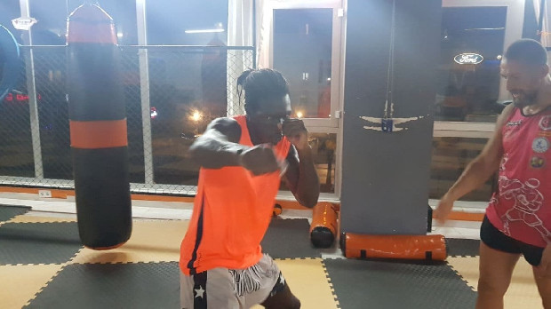 Beşiktaşlı N'Sakala Alanya’da Muay Thai yaparak sezona hazırlanıyor