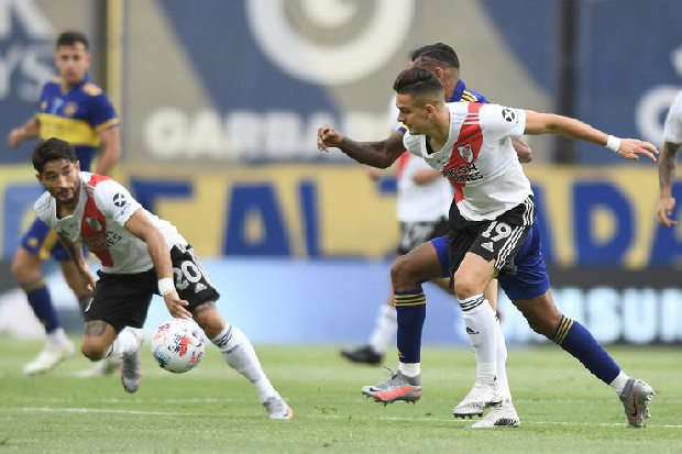 Boca Juniors ve River Plate maçı nefes kesti