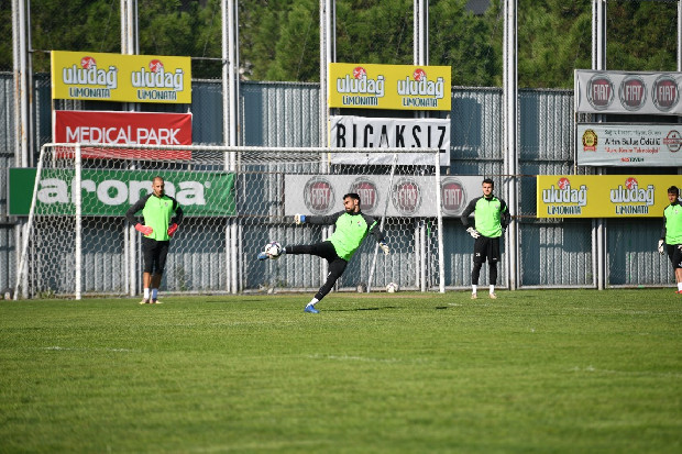 Bursaspor şut çalışması gerçekleştirdi