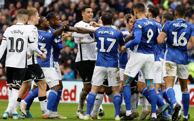 Derbi dediğin böyle olur!