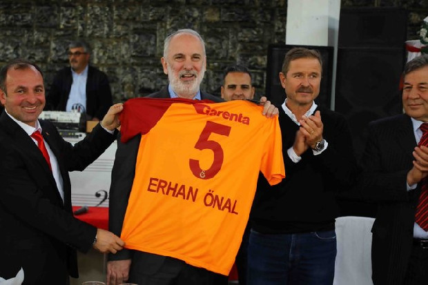Erhan Önal Kimdir?