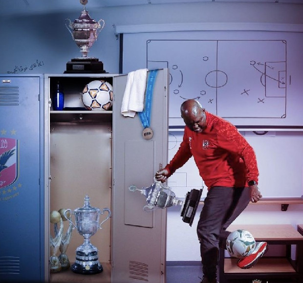 Galatasaray'a 17 kupalı Pitso Mosimane iddiası