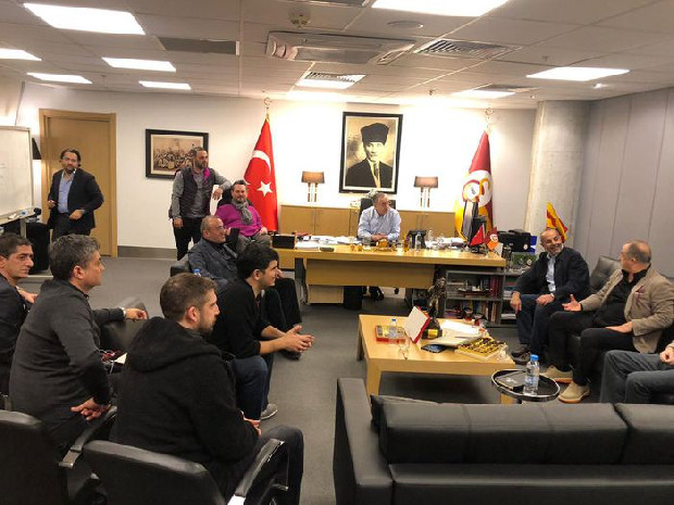 O tahtada hangi isimler vardı?