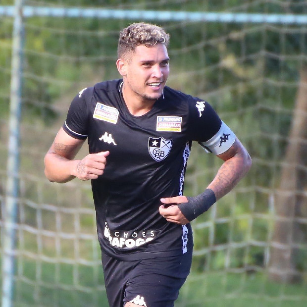 Trabzonspor’un anlaştığı golcüde sorun çıktı