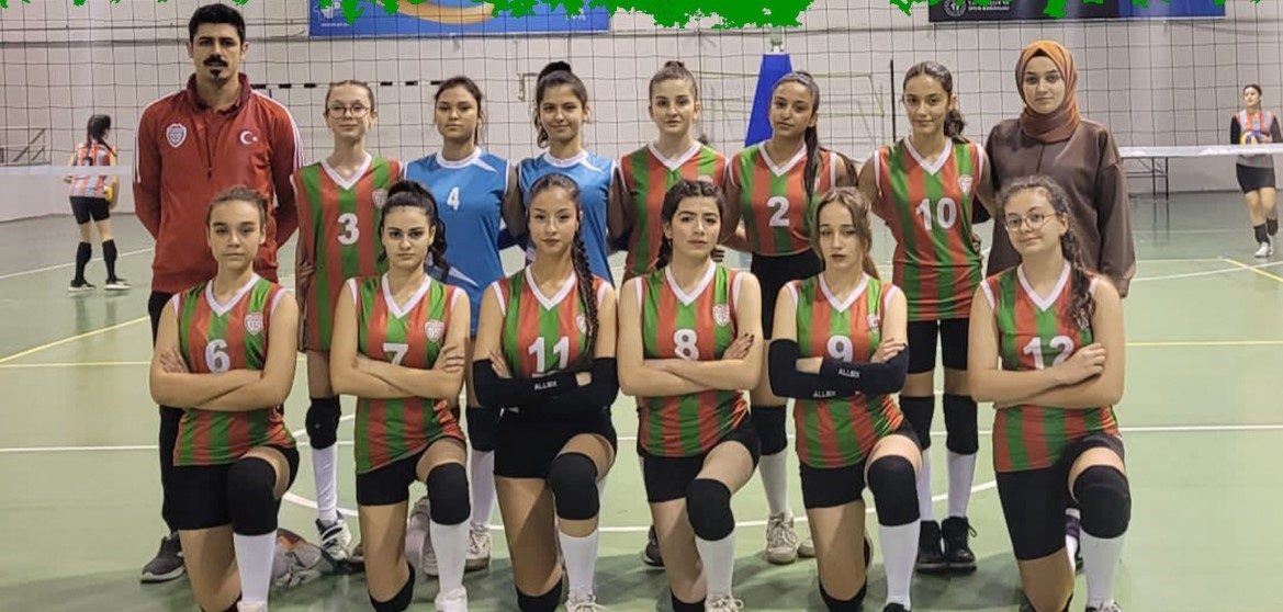 1308 Osmaneli Belediyespor Voleybol Takımına ligi 3’üncü bitirdi