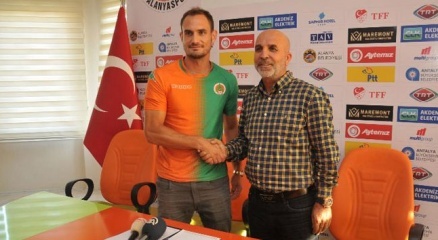 Alanyaspor’a İspanyol Stoper!