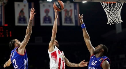 Anadolu Efes Final Foura Göz Kırptı