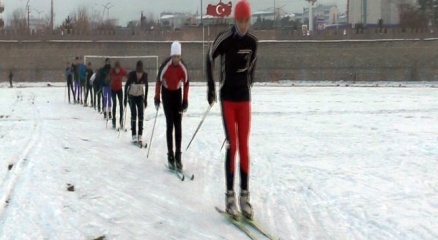 Avrupa’da Türkiye’yi temsil eden Muşlu kayakçıların zorlu antrenmanı!!