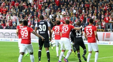 Beşiktaşa Antalya Darbesi! Puanlar Paylaşıldı