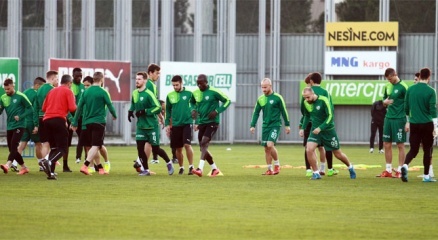 Bursaspor iki eksikle çalıştı!