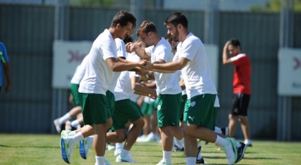 Bursaspor’un Yeni Transferi Ilk Antrenmanına çıktı!