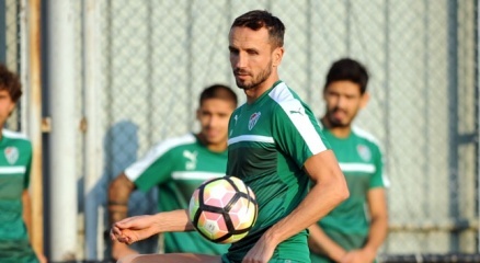 Bursaspor’da Fenerbahçe Maçı öncesi Sivok Sevinci!