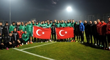 Bursaspor’dan şehitler Için Saygı Duruşu!