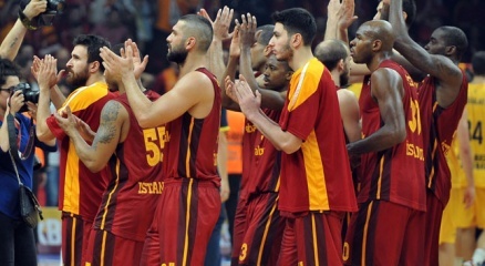 Cimbom Tarih Yazmak Için Parkede!