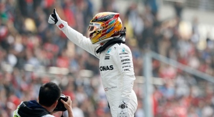 Çin Grand Prixin Kazananı Lewis Hamilton