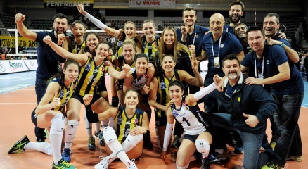 Eczacıbaşı’nı Yenen Fenerbahçe Finalde!