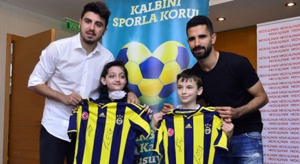Fenerbahçeli Yıldız Futbolculardan Anlamlı Ziyaret!