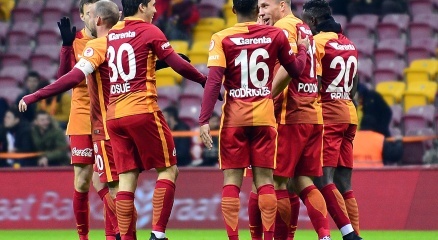 Galatasaray Ile Akhisar Belediyespor 14. Randevuda!