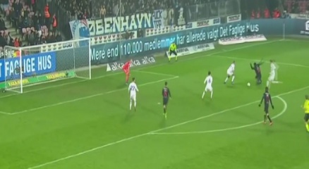 Genç futbolcu çalım atayım derken rezil oldu!