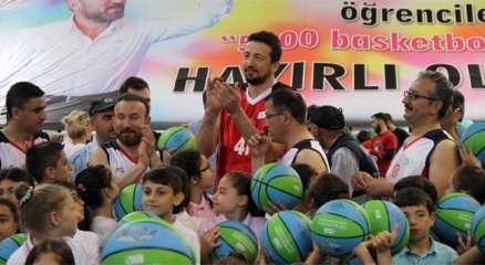 Hidayet Türkoğlu öğrencilerle Maç Yaptı!