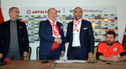 Mourinho’nun yardımcısı Antalyaspor’a imzayı attı!