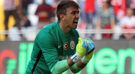 Muslera çıldırdı!!