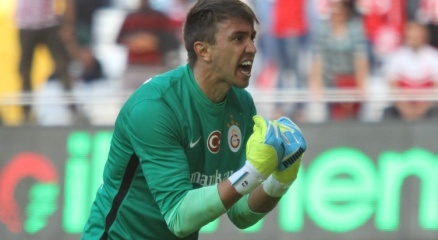 Muslera Kararını Verdi!
