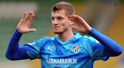 Necid’e kırmızı, Hamza hoca tribünde!