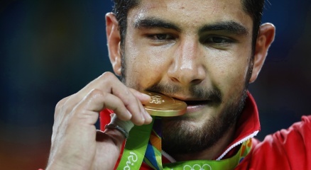 Rio’da Ilk Altın Taha Akgül’den!!