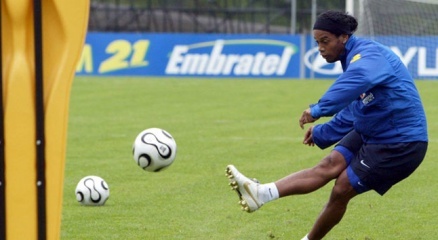 Ronaldinho’nun yeni takımı belli oldu!