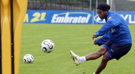 Ronaldinho’dan Chapecoense’ye Jest!