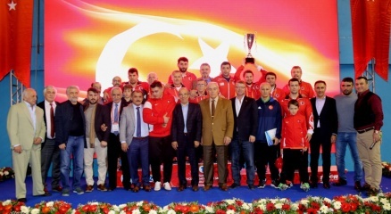 Vehbi Emre &amp; Hamit Kaplan Güreş Turnuvası’nda şampiyon Türkiye!