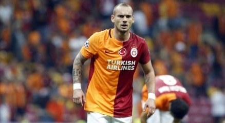 Wesley Sneijder Sakatlandı!