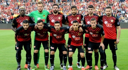 Yarım Asırlık Evine Olaylı Veda Etti!