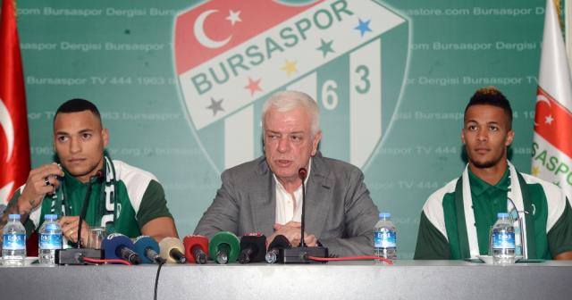 Bursaspor’da çifte imza