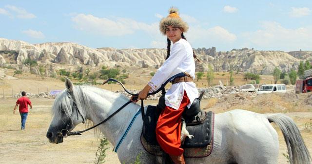 Kapadokya’da atlı okçuluk yarışması