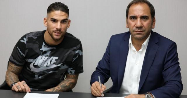Sivasspor, Carl Medjani ile 2 yıllık sözleşme imzaladı