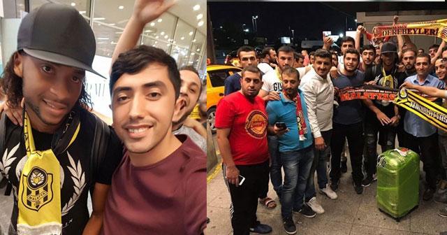 Yeni transfere havalimanında karşılama