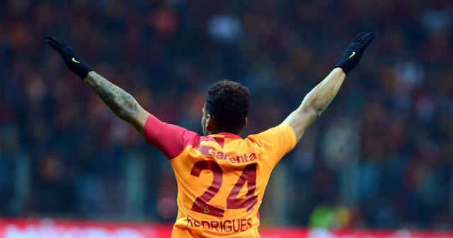 3. kez geriden gelip kazandı
