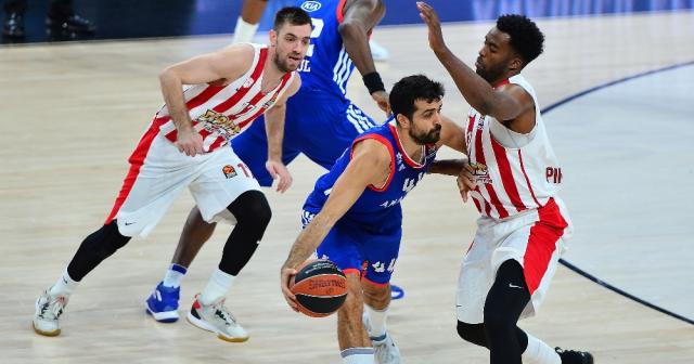 Anadolu Efes üst üste 4. mağlubiyetini aldı