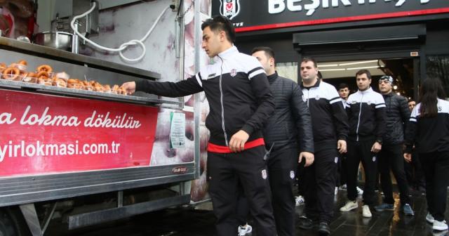 Beşiktaş Kulübü şehitler için lokma dağıttı
