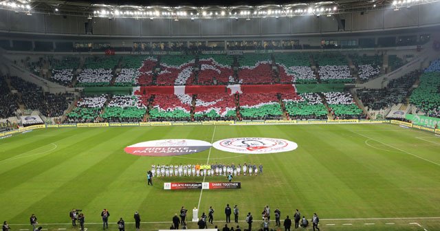Bursa’da Türkiye haritalı koreografi