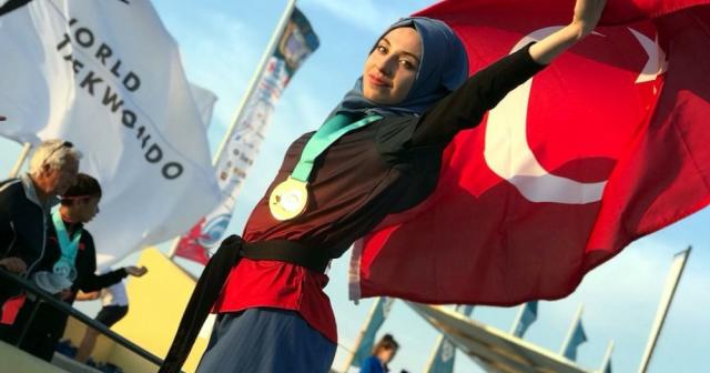 Kübra Dağlı Dünya Şampiyonu