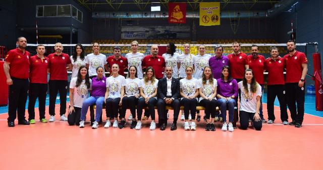 Dişi Aslanlar Final-Four öncesi basınla buluştu
