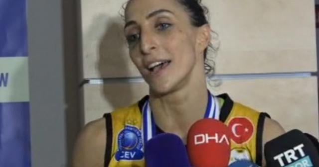 Gözde Kırdar kupayla veda etti