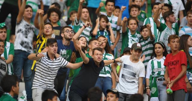 Bursaspor’un imza töreninde skandal