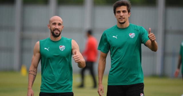 Bursaspor’un yeni transferleri ilk idmanına çıktı