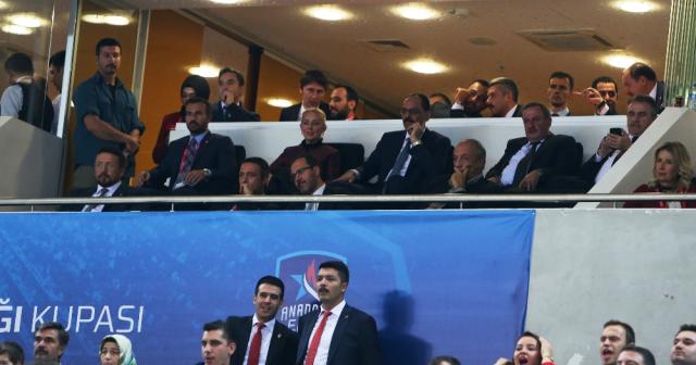 Bakan Soylu ve Başkan Ali Koç tribünde
