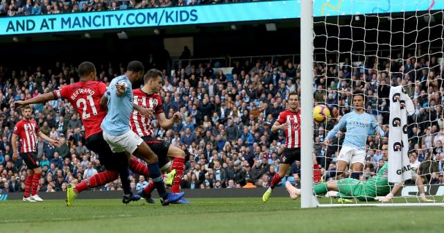City lider, Chelsea ve Liverpool takipte