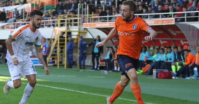 Lider Alanya’da yara aldı